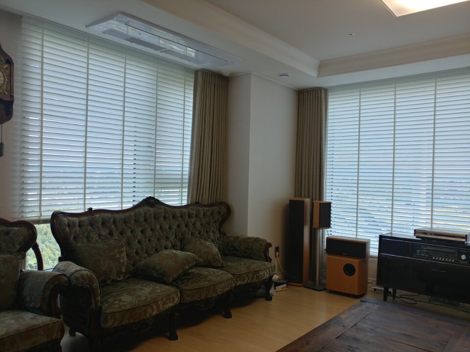Y City (Motorised Fabric blind)-11-3.jpg